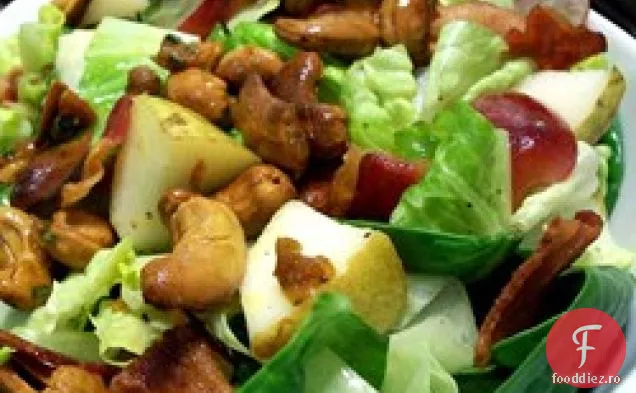 Salată de caju, pere și struguri curry
