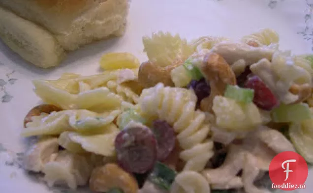 Salată De Pui Bowtie