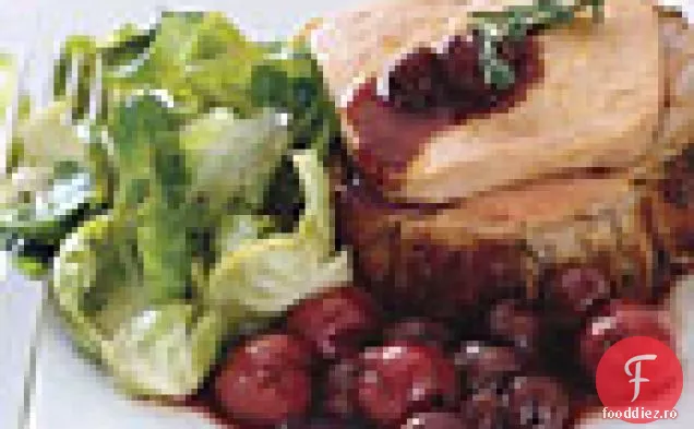 Loin prăjit de vițel cu Foie Gras și sos de struguri roșii de cireșe