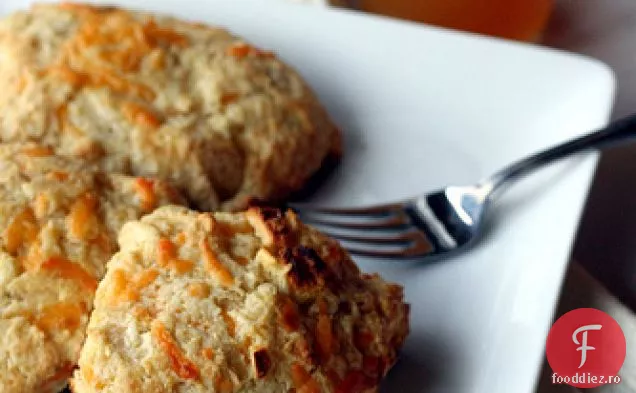 Biscuiți Cu Mere Cheddar