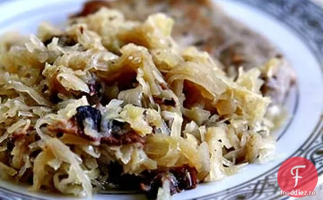 Sauerkraut cu slănină și mere