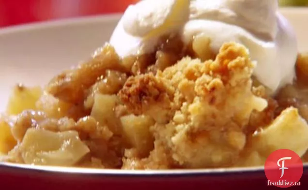 Apple Crisp cu cremă de Bourbon