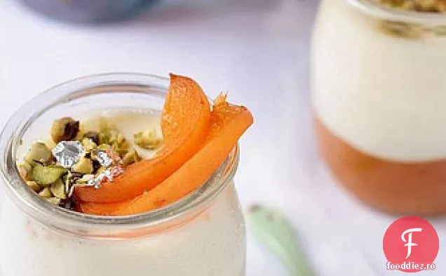 Caise Prăjite Și Panna Cottas De Lavandă