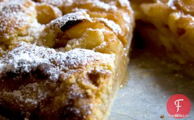 Tarta Rustica De Pere Cu Rachiu De Caise