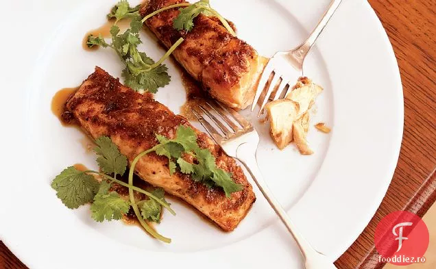 Somon prăjit cu glazură de soia-ghimbir