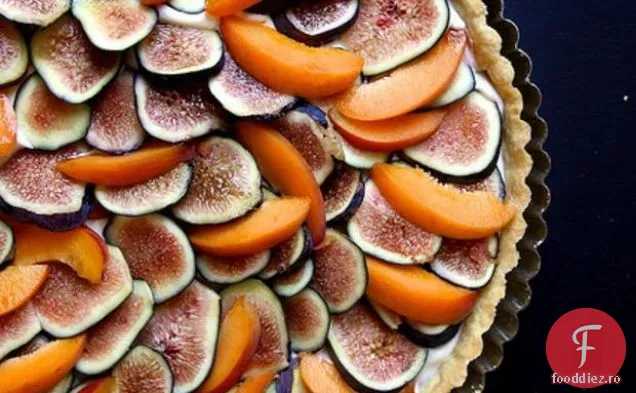 Tartă Proaspătă De Smochine, Caise Și Mascarpone