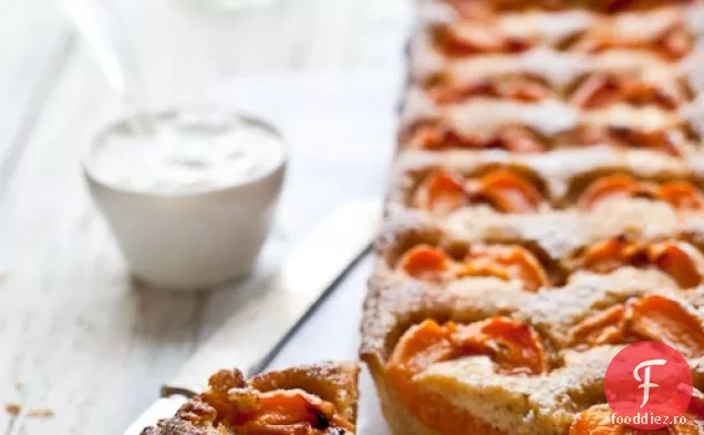 Tarta Cu Caise Si Migdale
