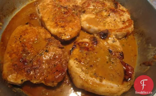 Cotlet De Porc Cu Sos De Bourbon De Caise În Flăcări