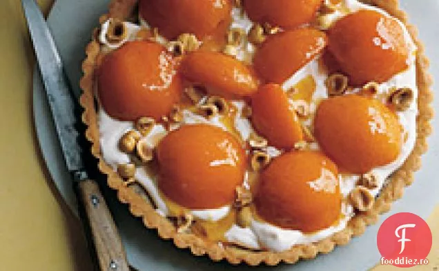 Tarta Cu Frangipane De Alune Cu Caise Si Crema Usor Batuta
