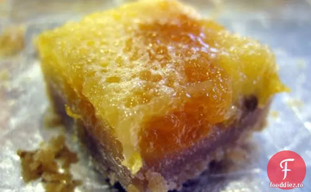 Batoane De Lămâie De Caise Cu Crustă De Alune
