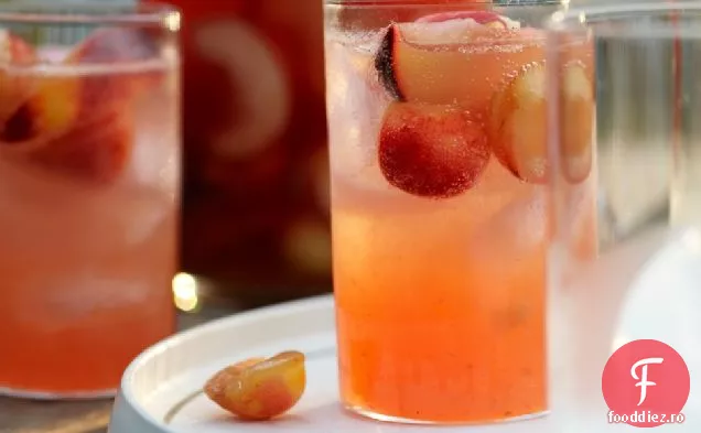 Sangria cu fructe de piatră