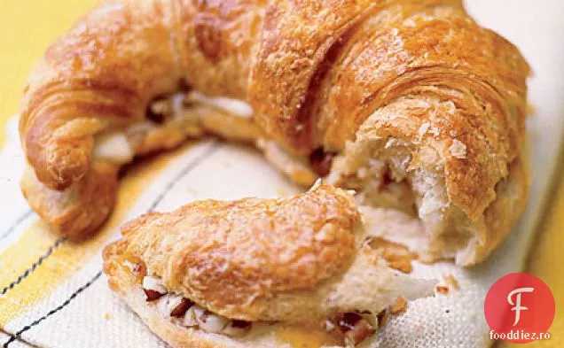 Pecan-Cornuri Cu Cremă De Caise