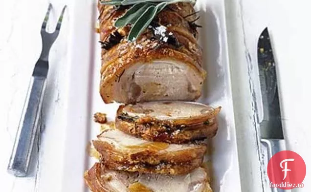 Loin De Porc Cu Umplutură De Caise, Salvie Și Nuci De Pin