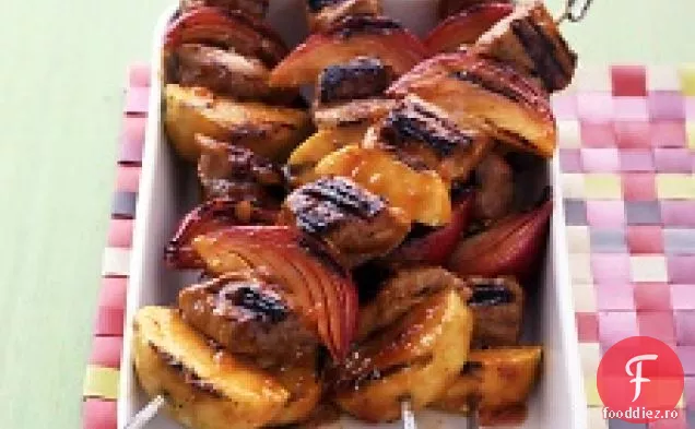 Kebab-uri de porc și mere la grătar