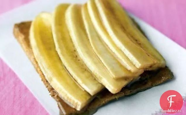 Tartele cu banane glazurate cu rom