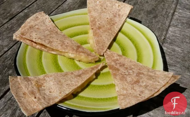 Snack Girl ' s healthy snacking sfaturi și banane quesadilla