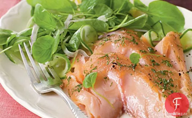 Zahăr brun prăjit lent și somon vindecat cu mărar