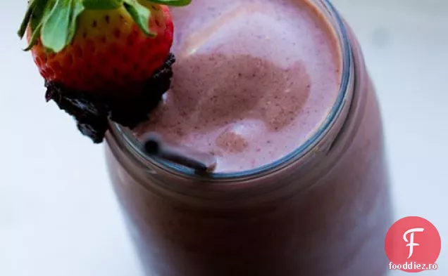 Shake De Banane Cu Căpșuni De Ciocolată