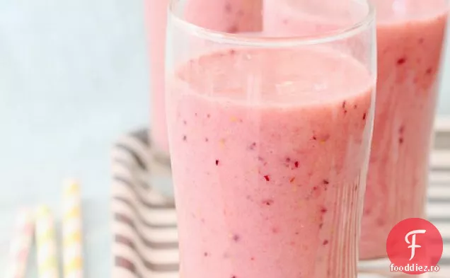 Smoothie Mixt De Vară Cu Fructe De Pădure