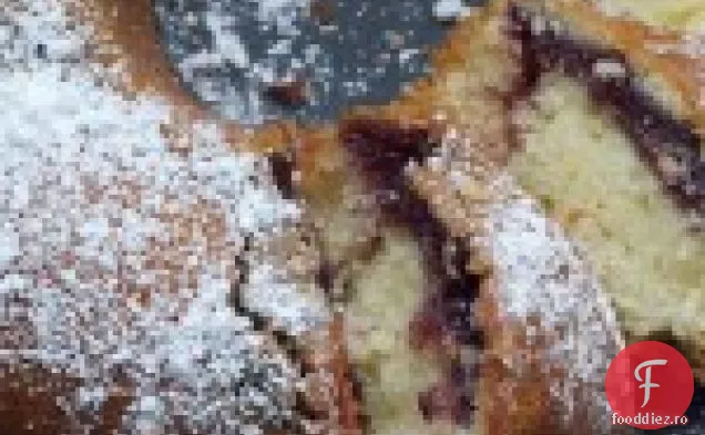 Tort De Cafea Cu Smântână De Cireșe Negre