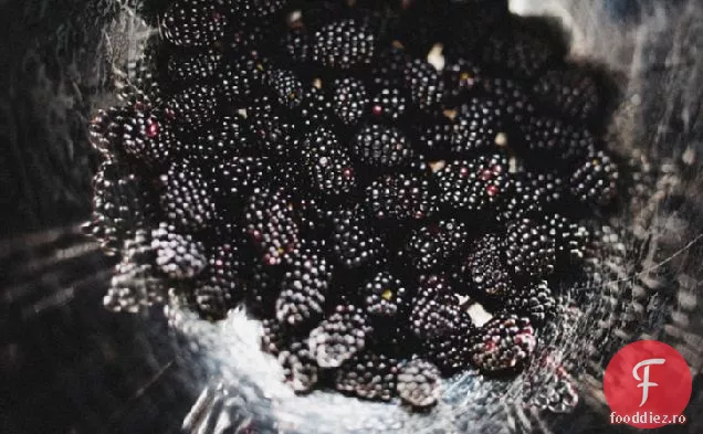 Peach + BlackBerry Crumble