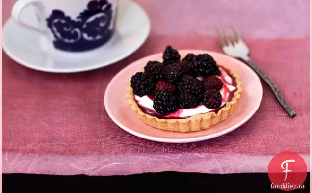 Tarte Mascarpone cu aromă de mure și vanilie