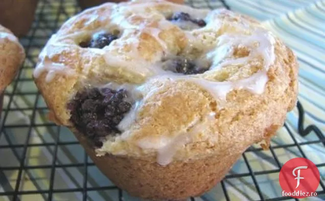 Brioșe Cu Brânză Cremă De Mure Cu Burniță Dulce De Fructe De Pădure