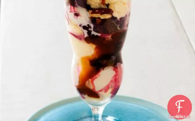 Sundaes De Mure Zdrobite Cu Sos De Caramel