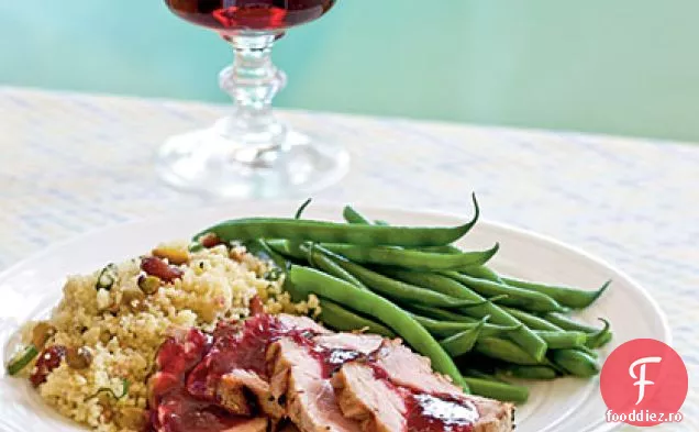 Carne de porc la grătar cu sos de mure-salvie