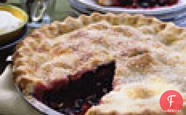 Plăcintă cu trei fructe de pădure cu cremă de vanilie