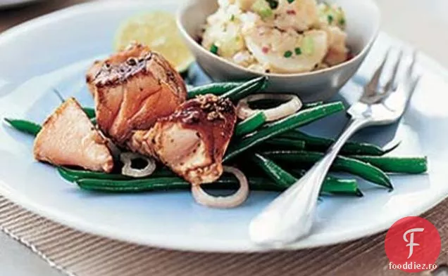 Somon balsamic și vindecat cu soia cu fasole verde