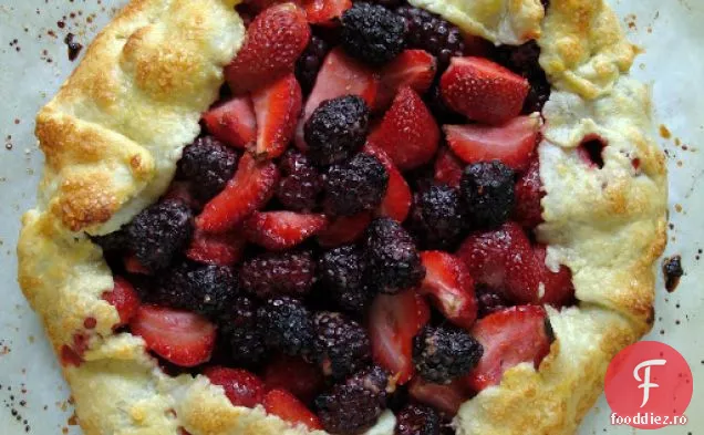 Crostata mixtă de fructe de pădure cu cremă de Ricotta cu miere de lămâie