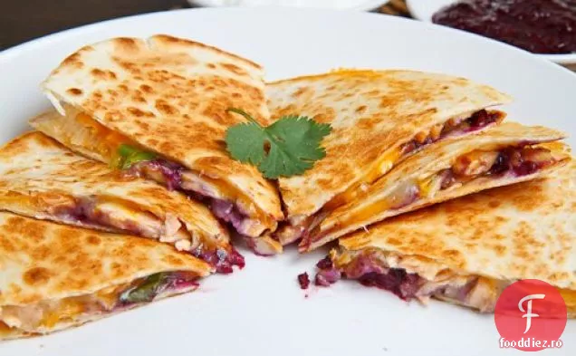 Quesadillas Bulgogi de somon cu salsa de afine