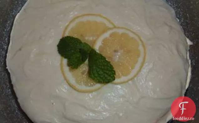 Tort de afine-lămâie cu glazură de brânză cremă de ciocolată albă