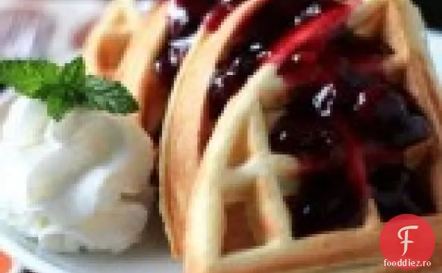 Vafe De Fasole De Vanilie Cu Sos De Afine De Casă