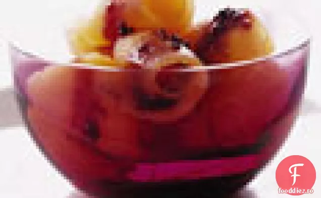 Bucle de pepene galben cu vin condimentat