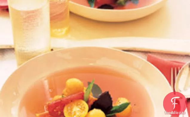 Salată De Roșii, Pepene Galben Și Busuioc Cu Apă De Roșii