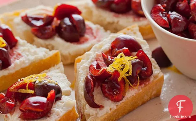 Crostini De Cireșe Dulci, Lămâie Și Ricotta