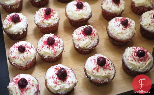 Cupcakes Cu Cireșe Și Vanilie