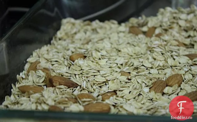 Granola de nucă de cocos-cireșe