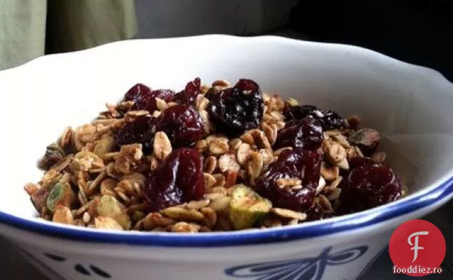 Fistic, Semințe De Susan Și Granola De Cireșe Uscate