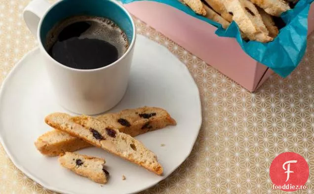 Biscotti de cireșe și migdale uscate