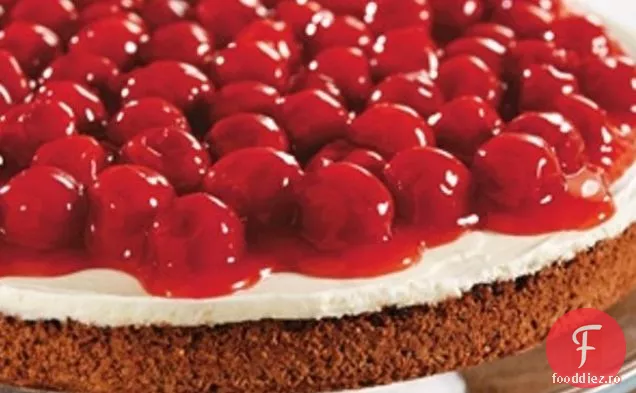 Tort De Ciocolată Glazurată Cu Cireșe