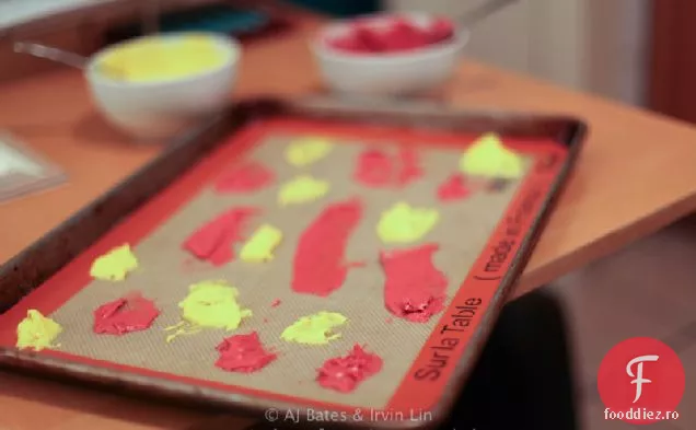 Mousse De Cireșe Dulci Cu Burete De Panglică Și Ganache De Ciocolată