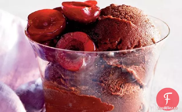 Sorbet dulce-dulce de ciocolată-cireșe cu compot proaspăt de cireșe
