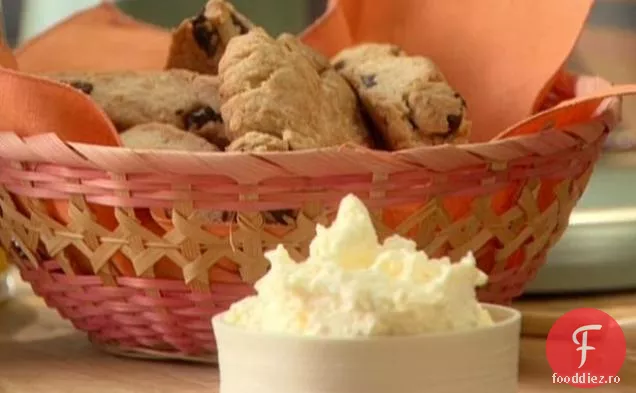 Scones Uscate De Migdale De Cireșe