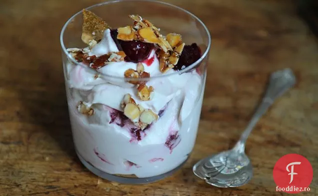 Cherry Brown Sugar Fool Cu Migdale De Miere