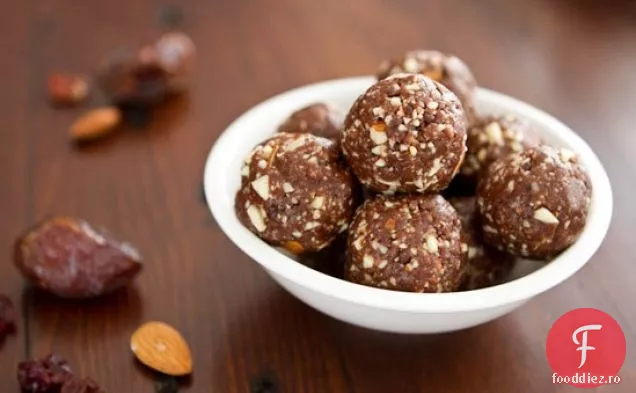 Mușcături De Energie De Cireșe De Ciocolată Neagră