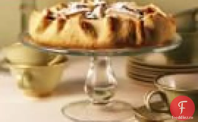 Tarta cu mere brandy și cireșe uscate în stil rustic