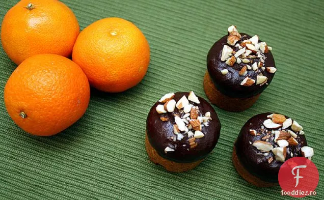 Prăjituri Clementine Cu Glazură De Ciocolată Neagră